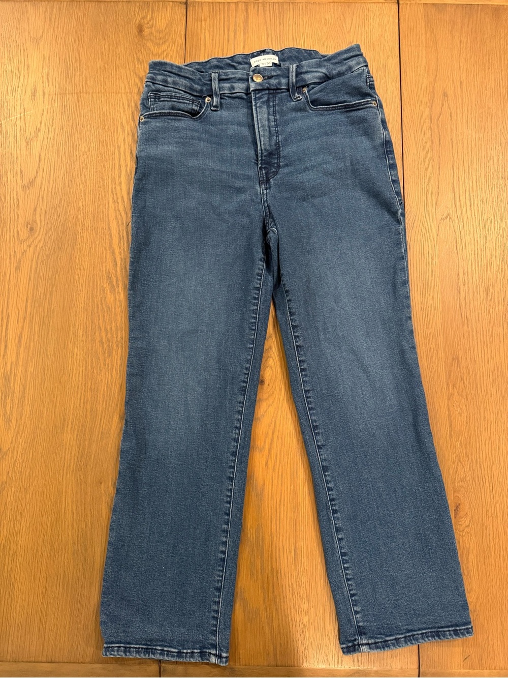 Good American Petite Women's Straight-Leg Jeans in Medium Blue